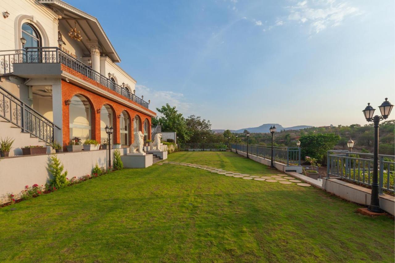 Bellevue Palace By Stayvista - Lavish Abode With A Pool, Landscaped Lawn, Gazebo & Adventure Activities Nashik Exteriör bild