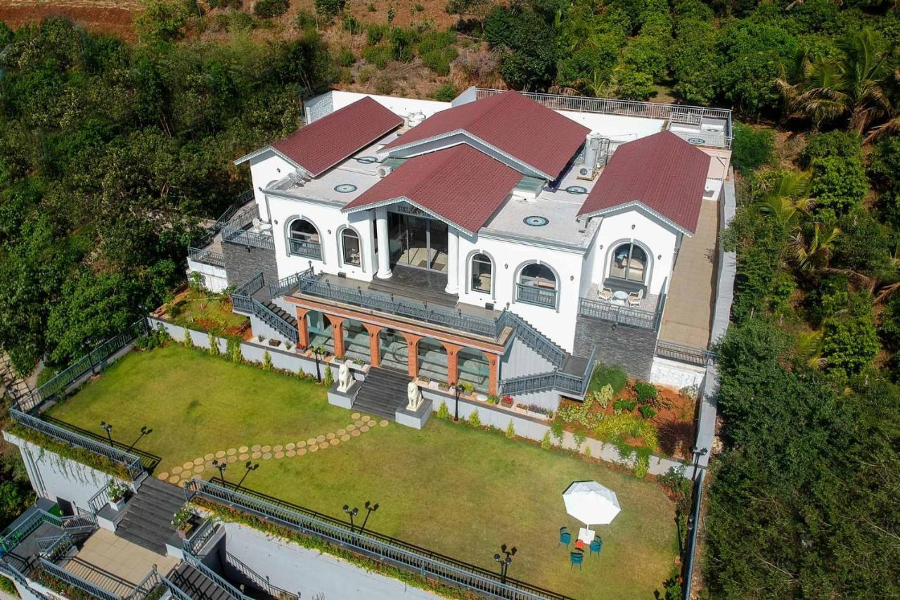 Bellevue Palace By Stayvista - Lavish Abode With A Pool, Landscaped Lawn, Gazebo & Adventure Activities Nashik Exteriör bild
