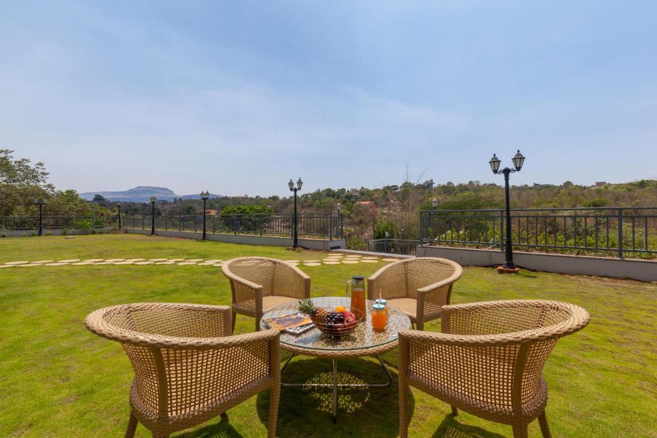 Bellevue Palace By Stayvista - Lavish Abode With A Pool, Landscaped Lawn, Gazebo & Adventure Activities Nashik Exteriör bild