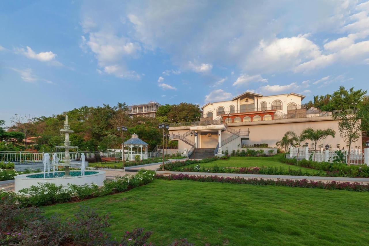 Bellevue Palace By Stayvista - Lavish Abode With A Pool, Landscaped Lawn, Gazebo & Adventure Activities Nashik Exteriör bild