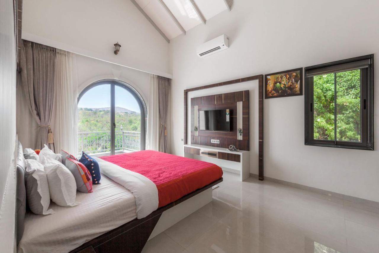 Bellevue Palace By Stayvista - Lavish Abode With A Pool, Landscaped Lawn, Gazebo & Adventure Activities Nashik Exteriör bild