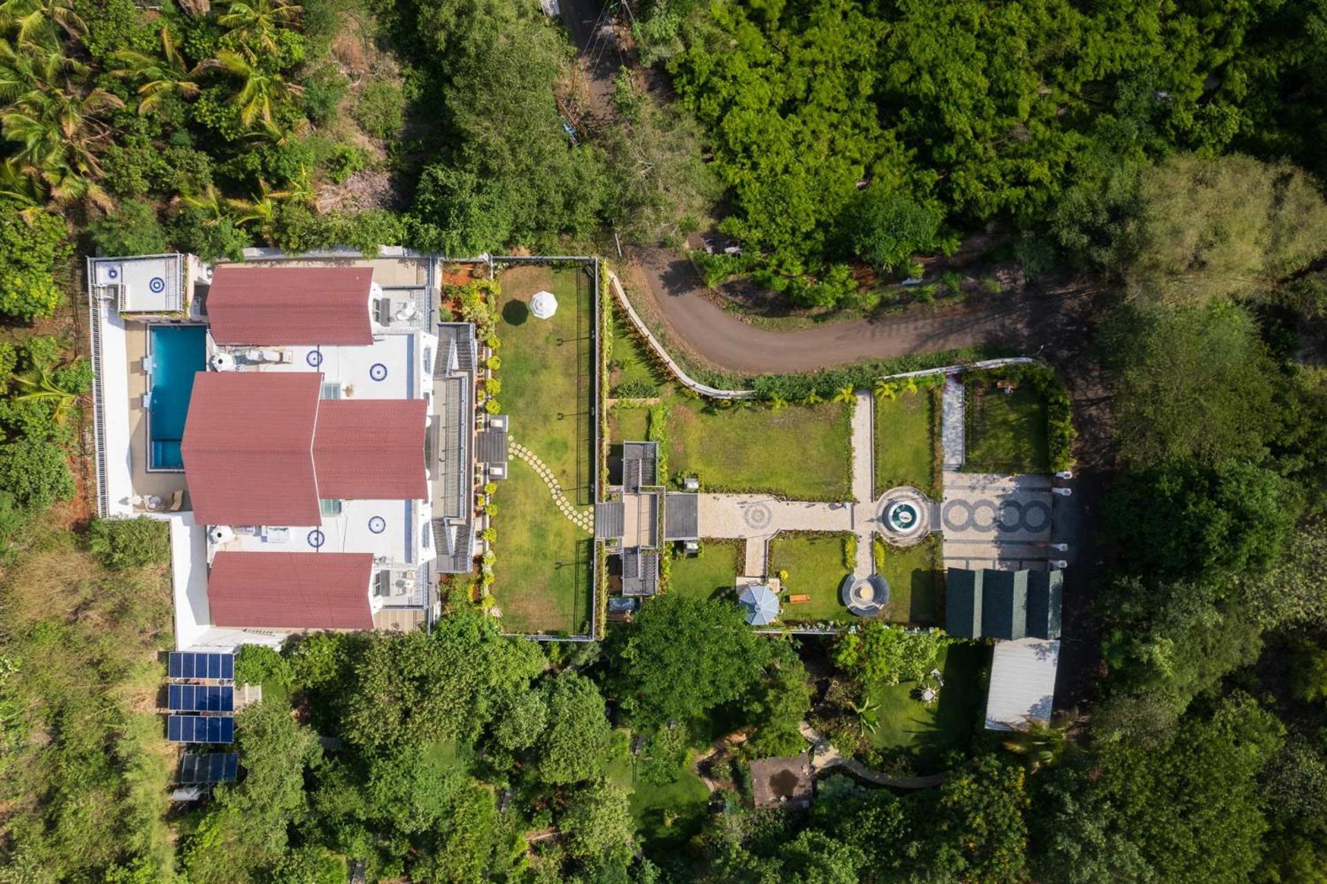 Bellevue Palace By Stayvista - Lavish Abode With A Pool, Landscaped Lawn, Gazebo & Adventure Activities Nashik Exteriör bild